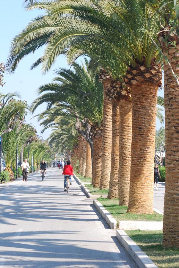 Ostello La Stazione อัลบา อาดริอาติกา ภายนอก รูปภาพ
